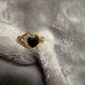 Avon Vintage Black Onyx, Rhinestone, Gold Tone Size 7 Ring, excellent condition